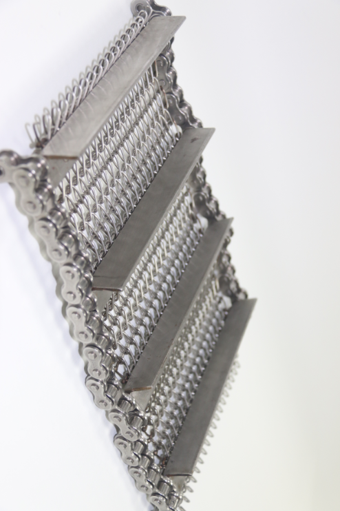 金屬輸送帶使用驅(qū)動滾筒進行輸送