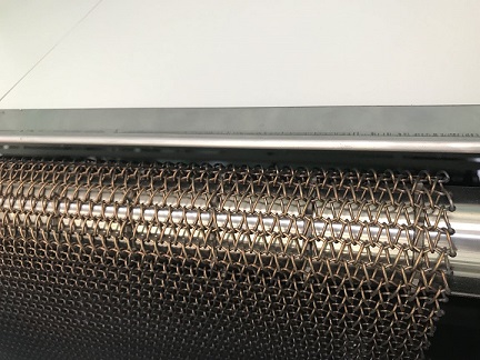 關(guān)西耐高溫網(wǎng)帶經(jīng)過(guò)熱處理工作后的樣子