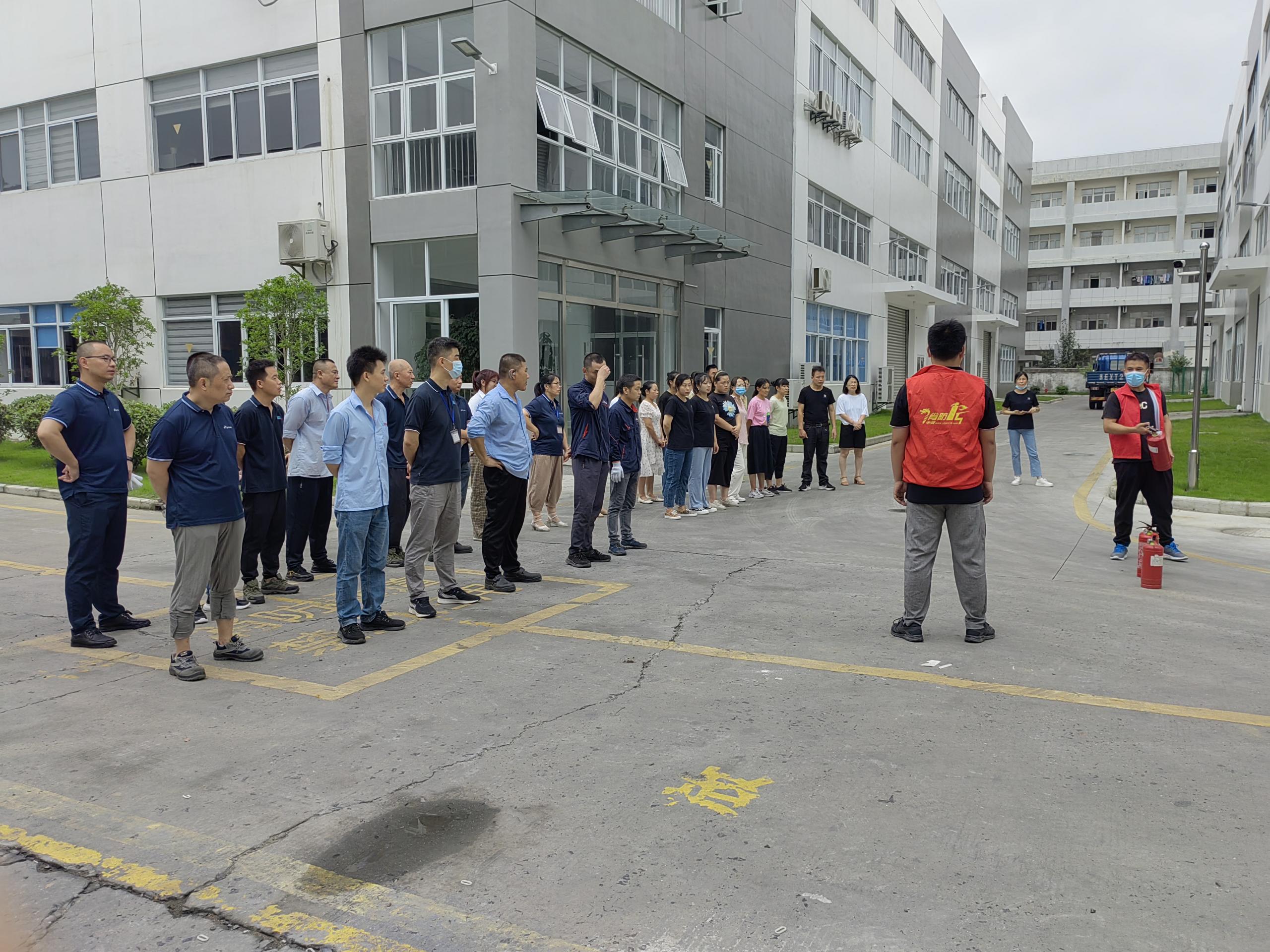 【消防常演練】關西金屬網(wǎng)-安全無小事