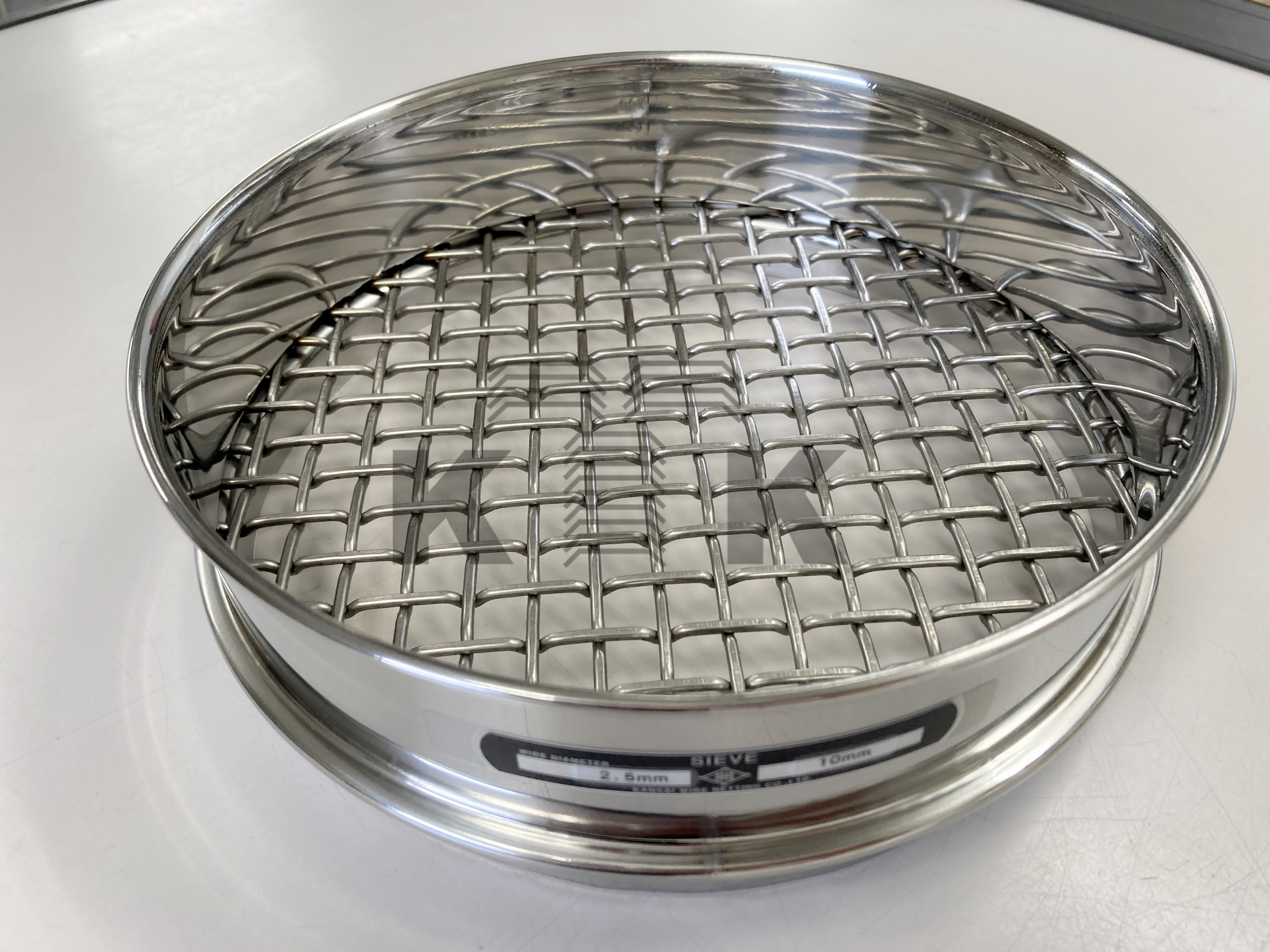 【進(jìn)口試驗篩】3mm白剛玉高精密應(yīng)用案例